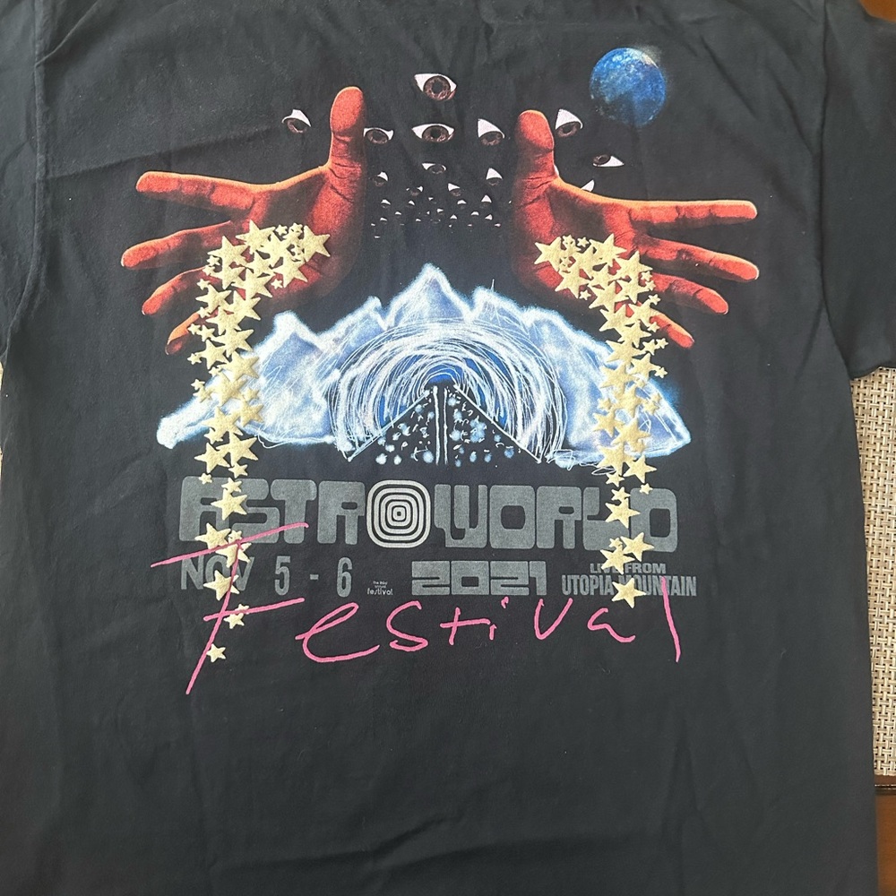 Black Graphic Festival Tee. Travis Scott